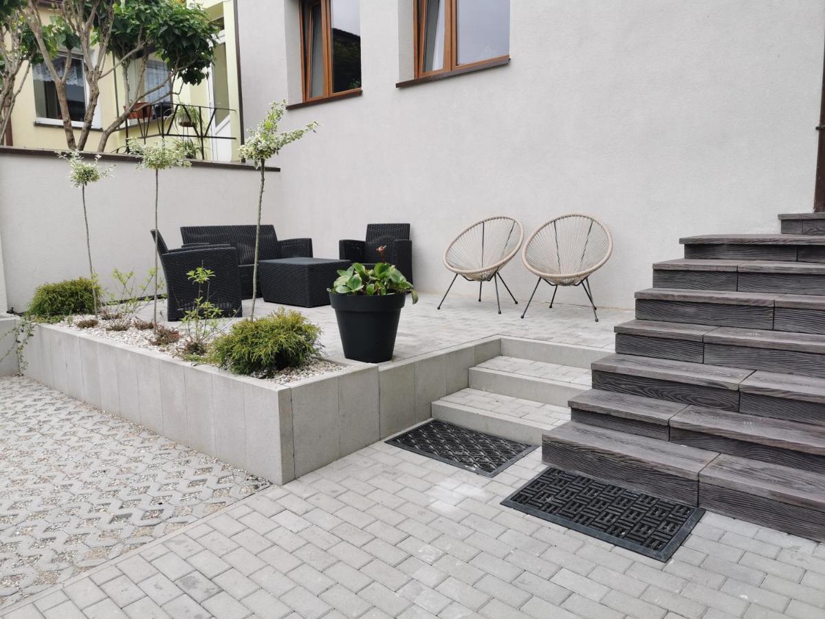 Kamienica Apartment Uniejow Exterior photo